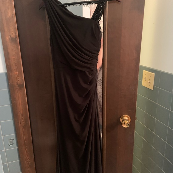 Adrianna Papell Black Gown Size 2 - Picture 2 of 4